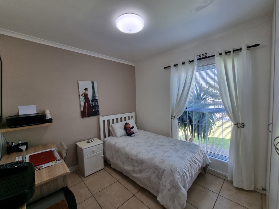 2 Bedroom Property for Sale in Sunningdale Western Cape